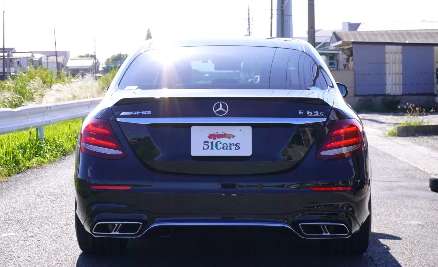 メルセデスAMG E63 S 4マチック+