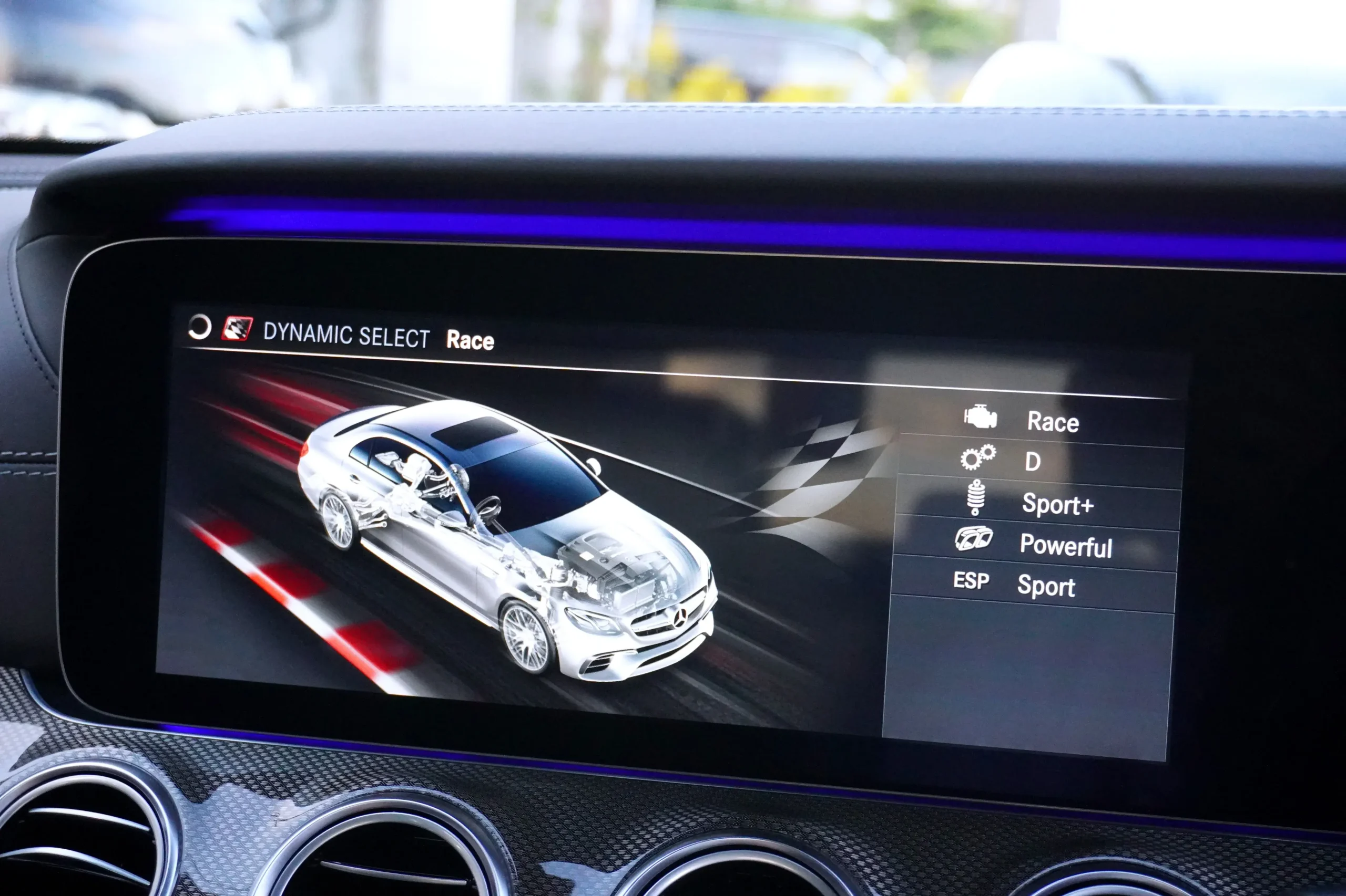 メルセデスAMG E63 S 4マチック+