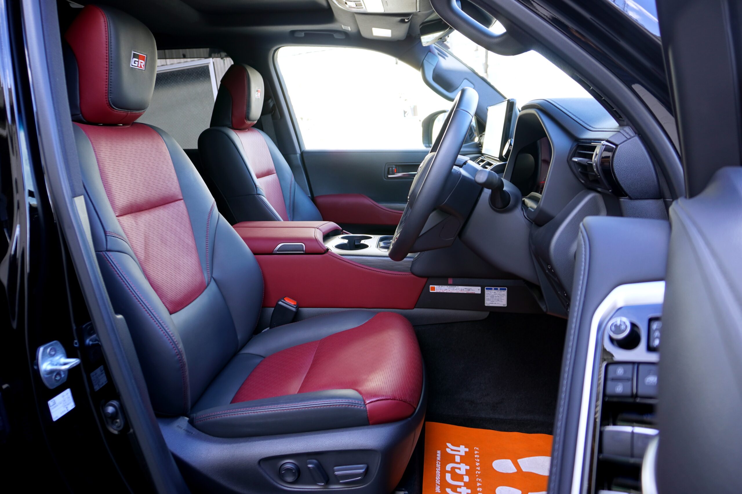 トヨタ ランドクルーザー300 GRスポーツ