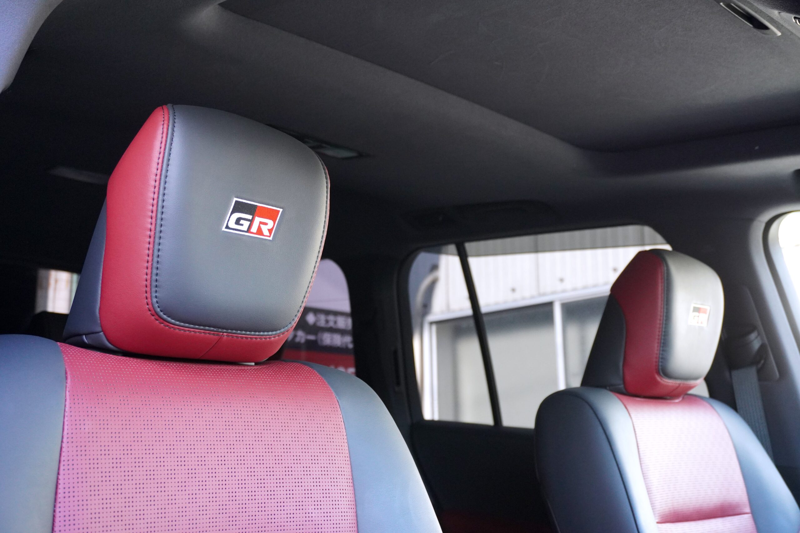 トヨタ ランドクルーザー300 GRスポーツ