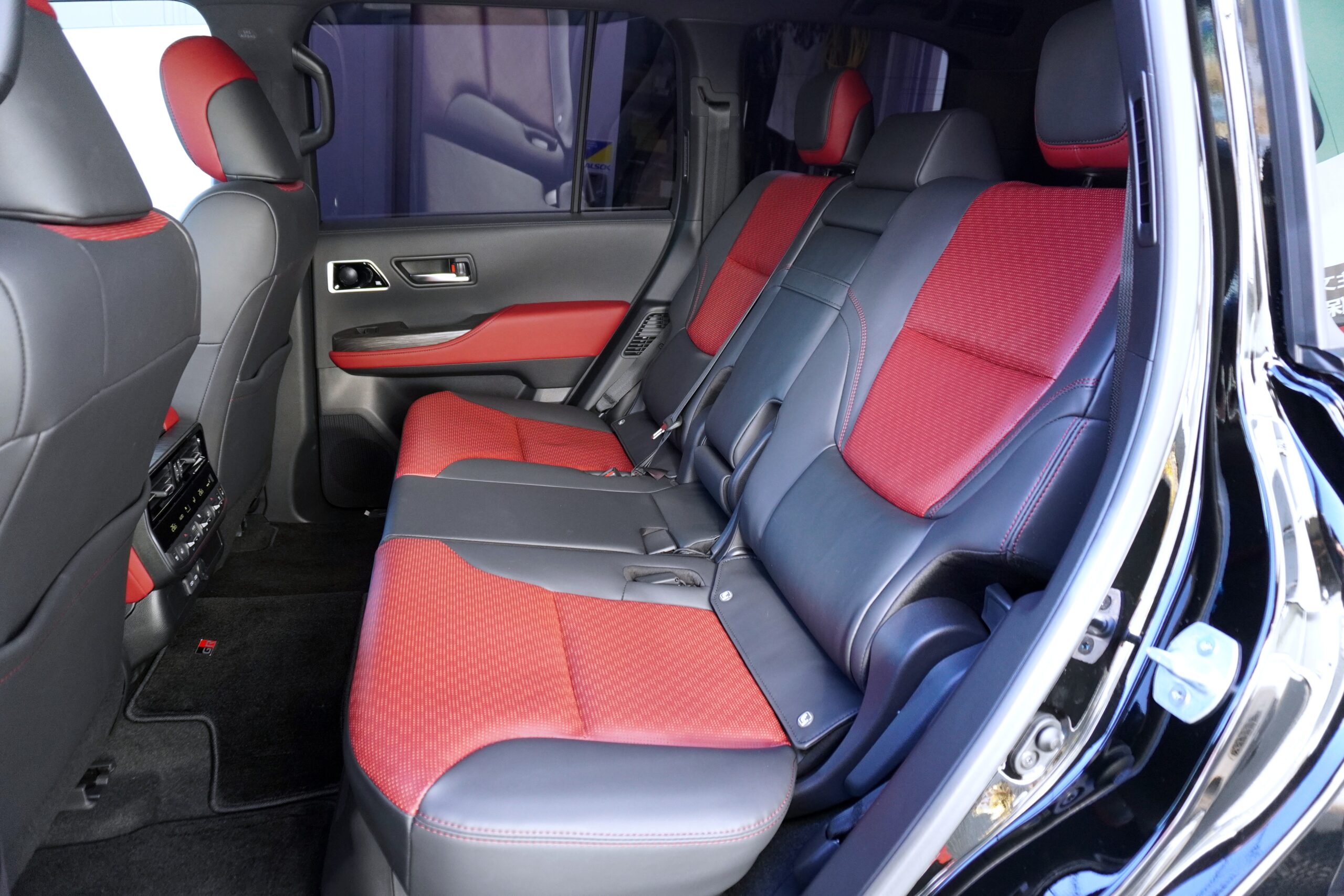 トヨタ ランドクルーザー300 GRスポーツ