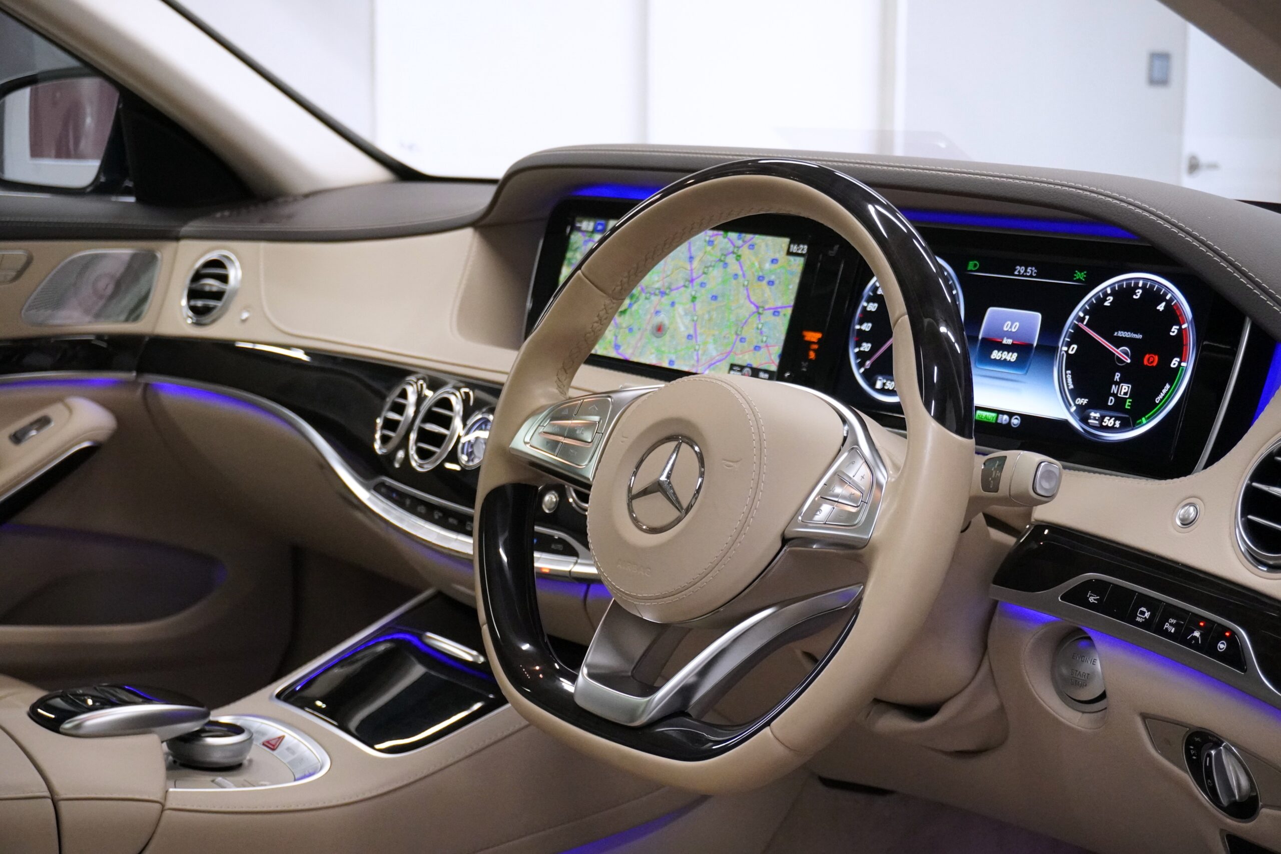 メルセデスベンツ S300hエクスクルーシブ