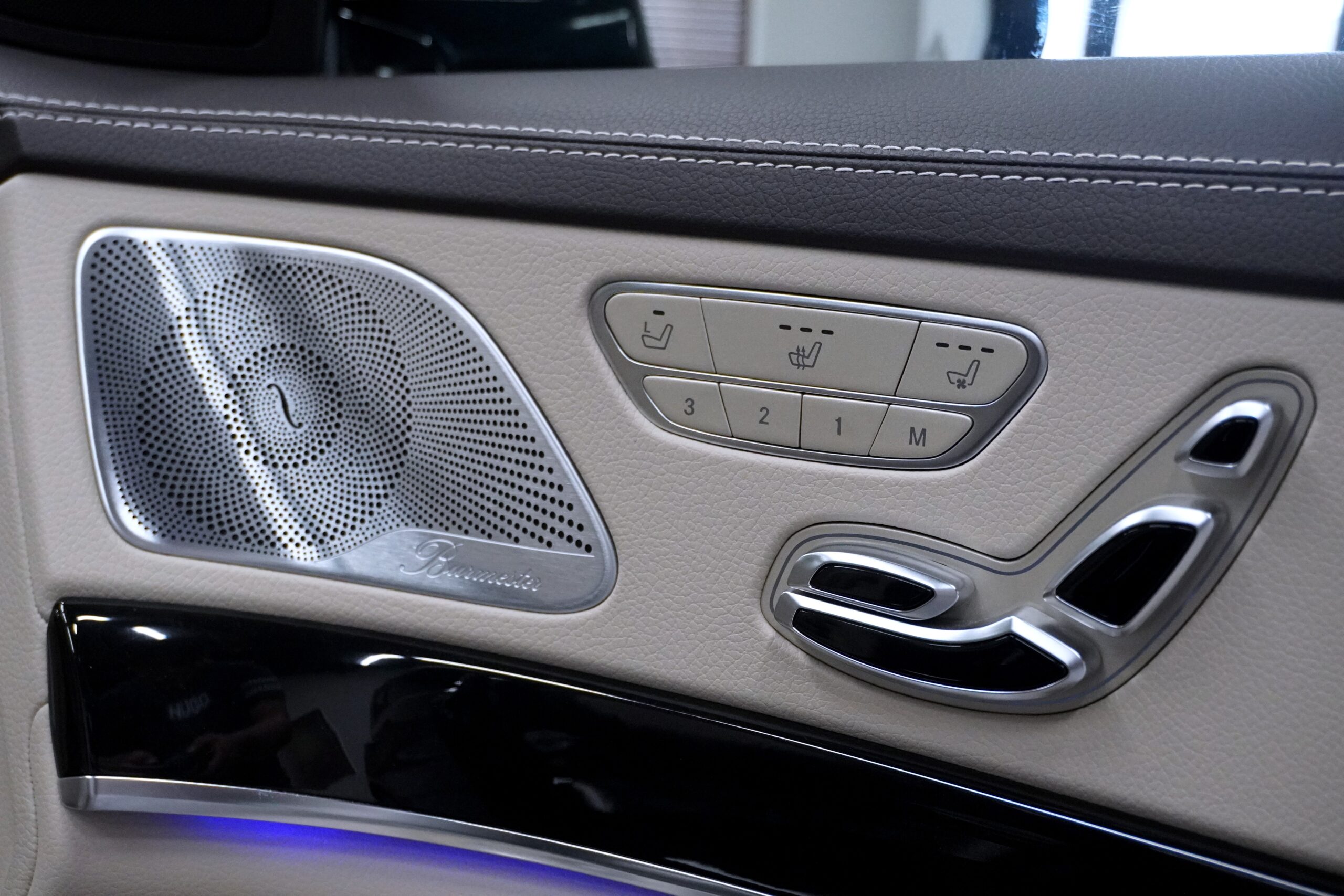 メルセデスベンツ S300hエクスクルーシブ