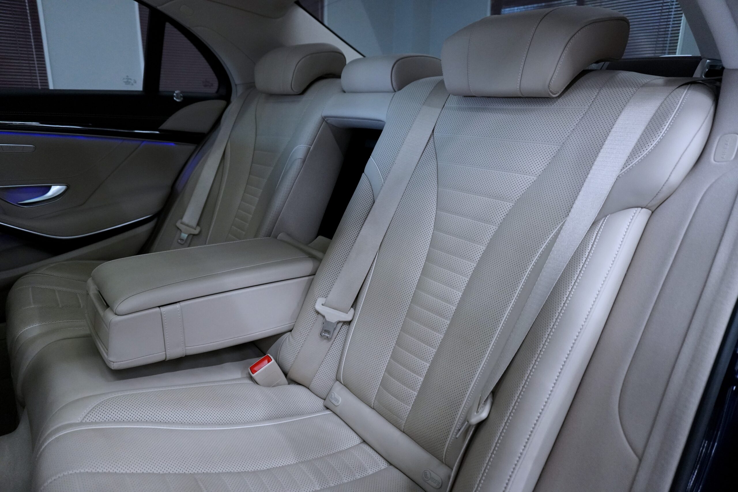 メルセデスベンツ S300hエクスクルーシブ