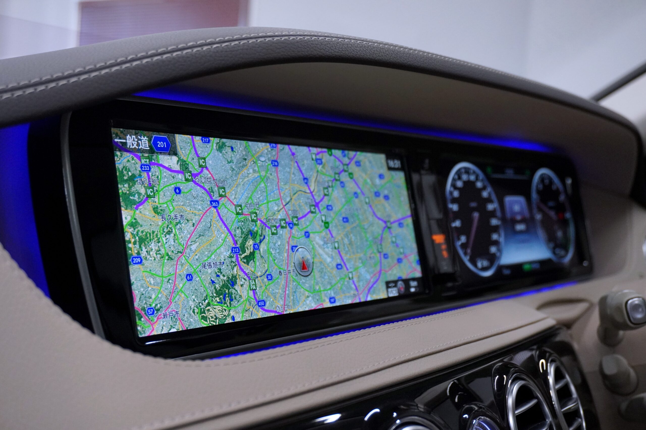 メルセデスベンツ S300hエクスクルーシブ