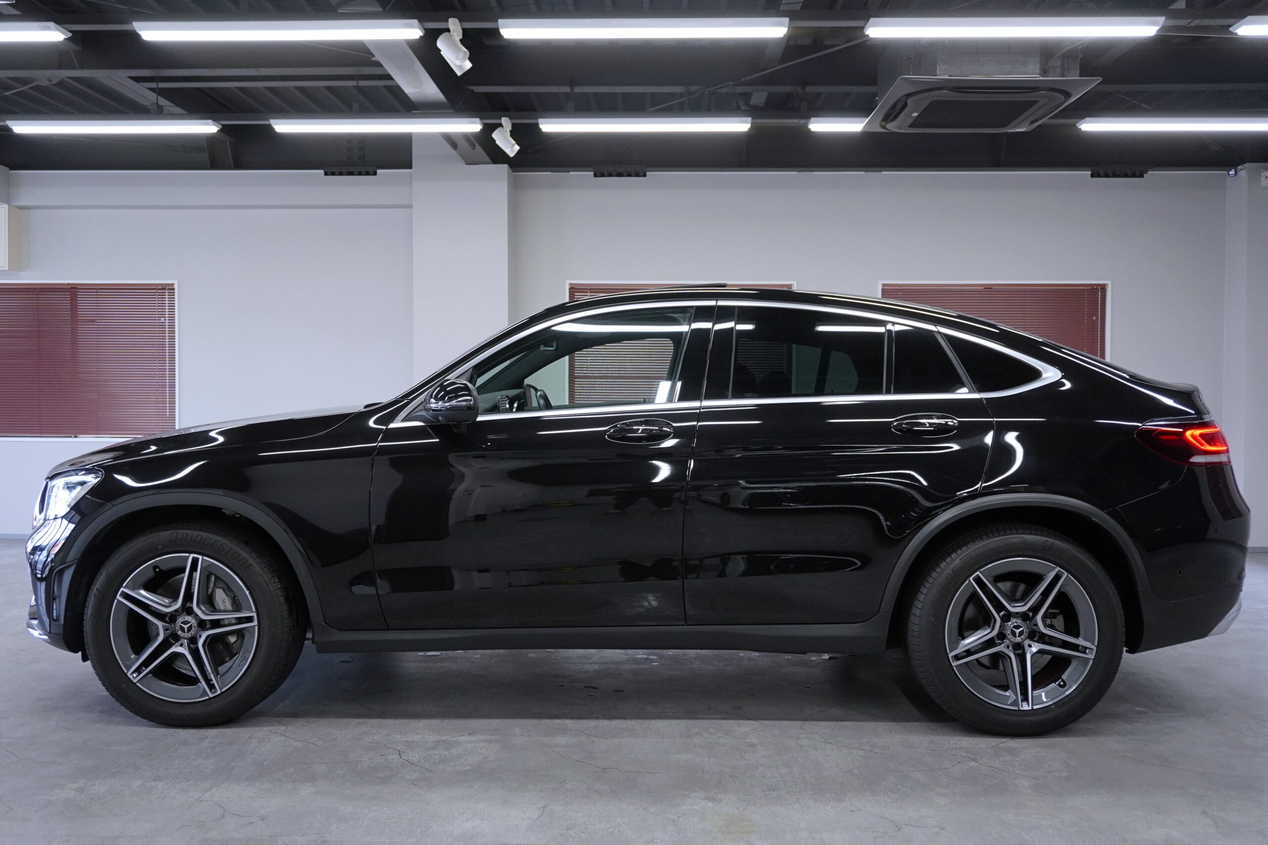 メルセデスベンツ GLC220d 4マチッククーペ AMGライン