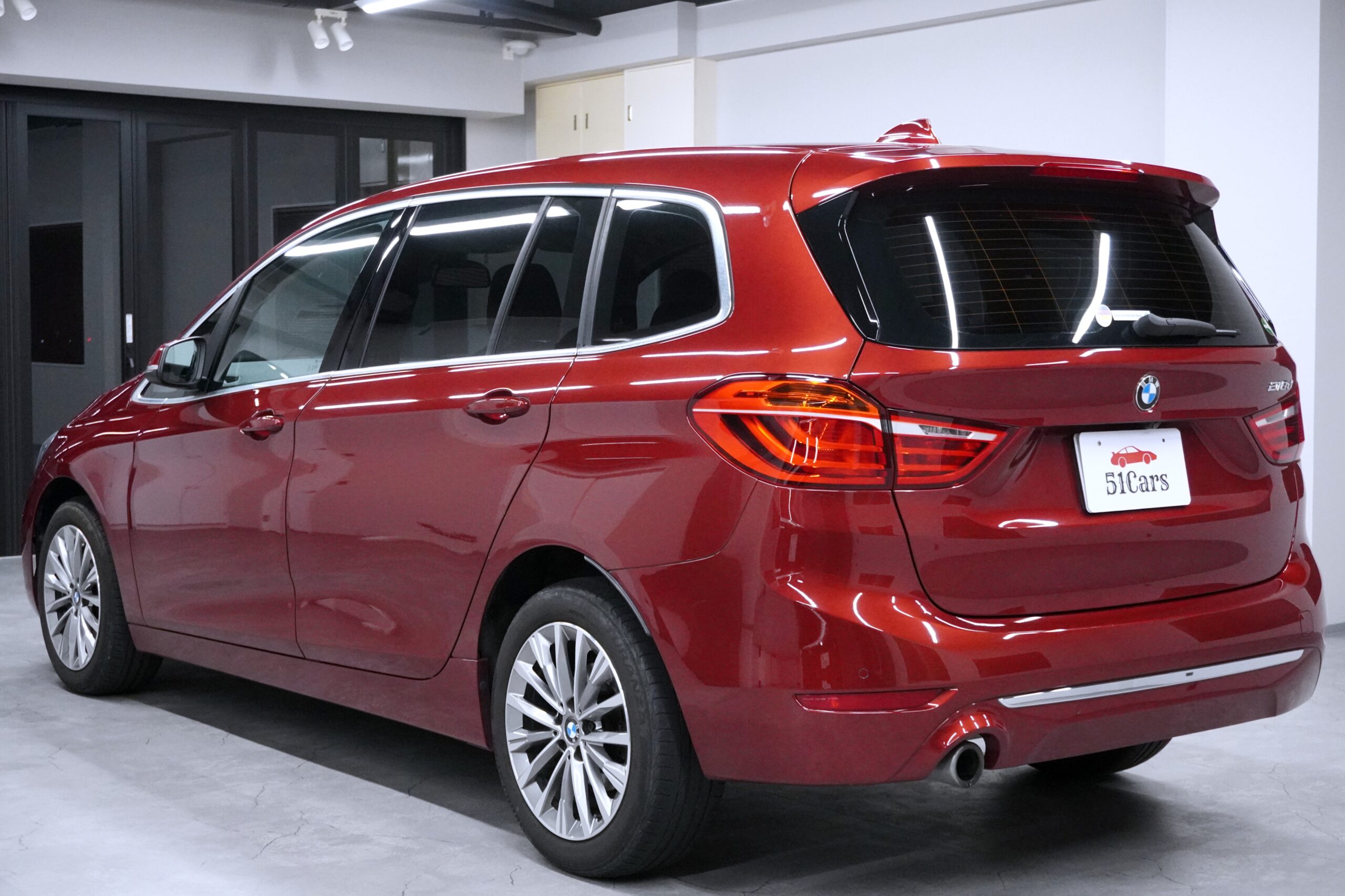 BMW 218d グランツアラー ラグジュアリー