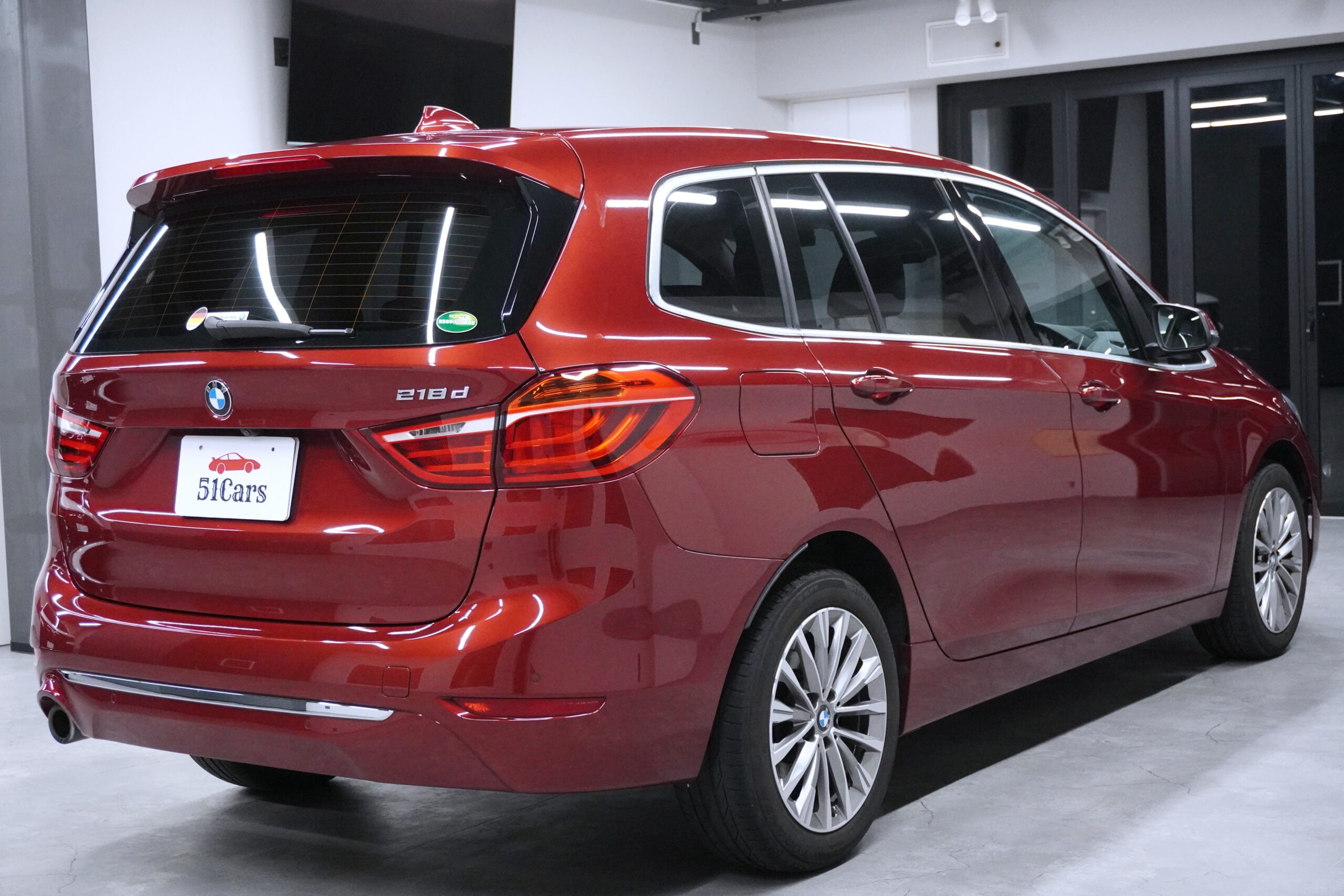 BMW 218d グランツアラー ラグジュアリー