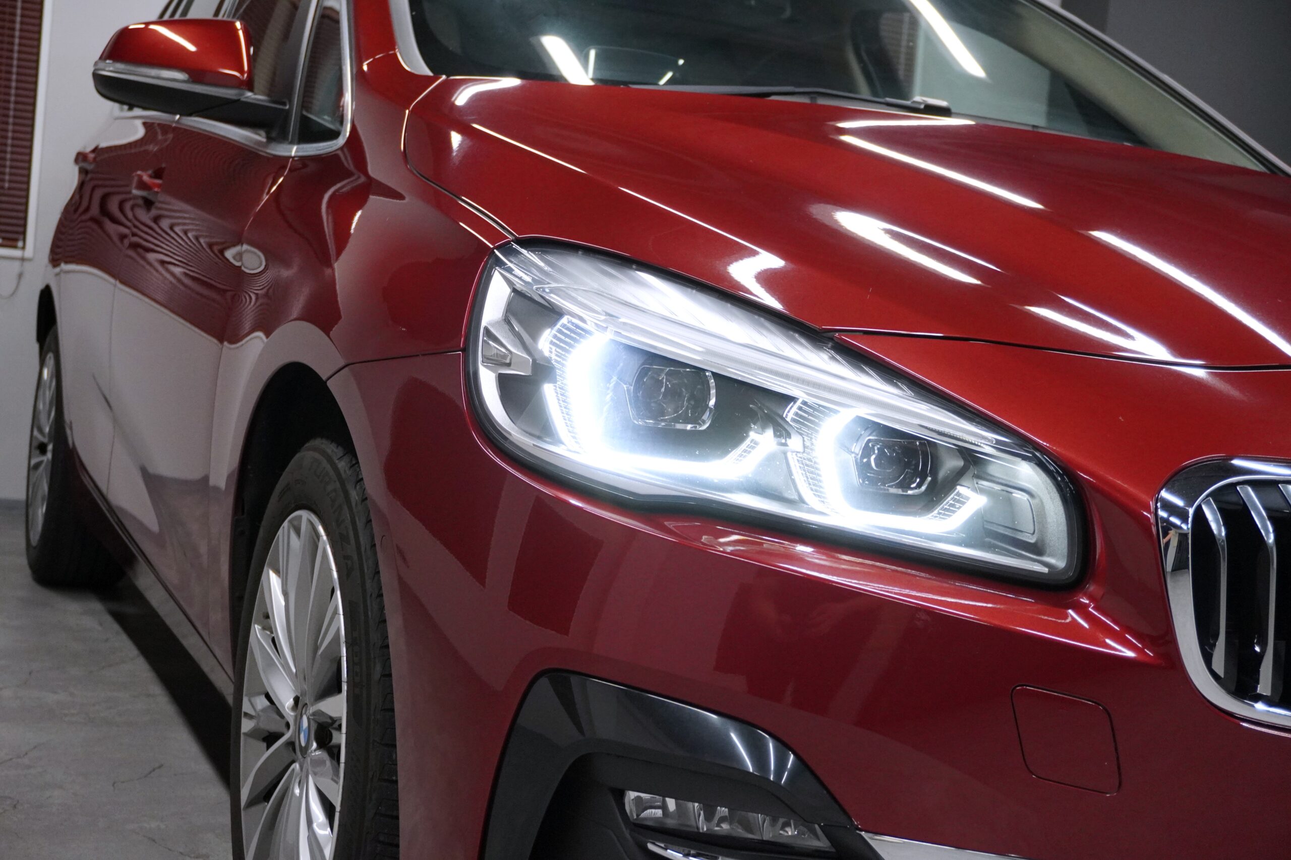 BMW 218d グランツアラー ラグジュアリー