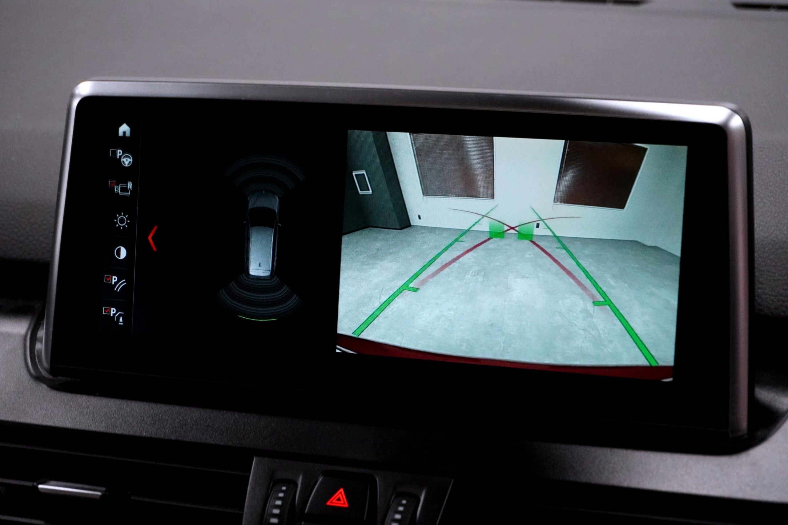 BMW 218d グランツアラー ラグジュアリー