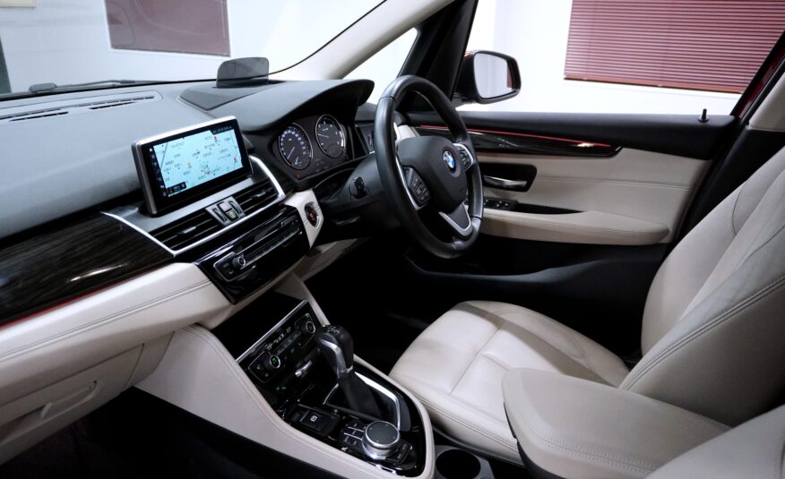 BMW 218d グランツアラー ラグジュアリー