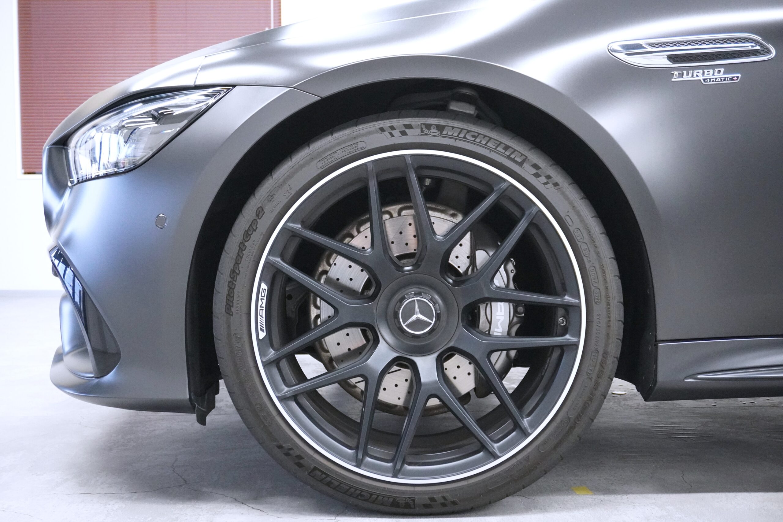 メルセデスAMG GT43 4マチック+