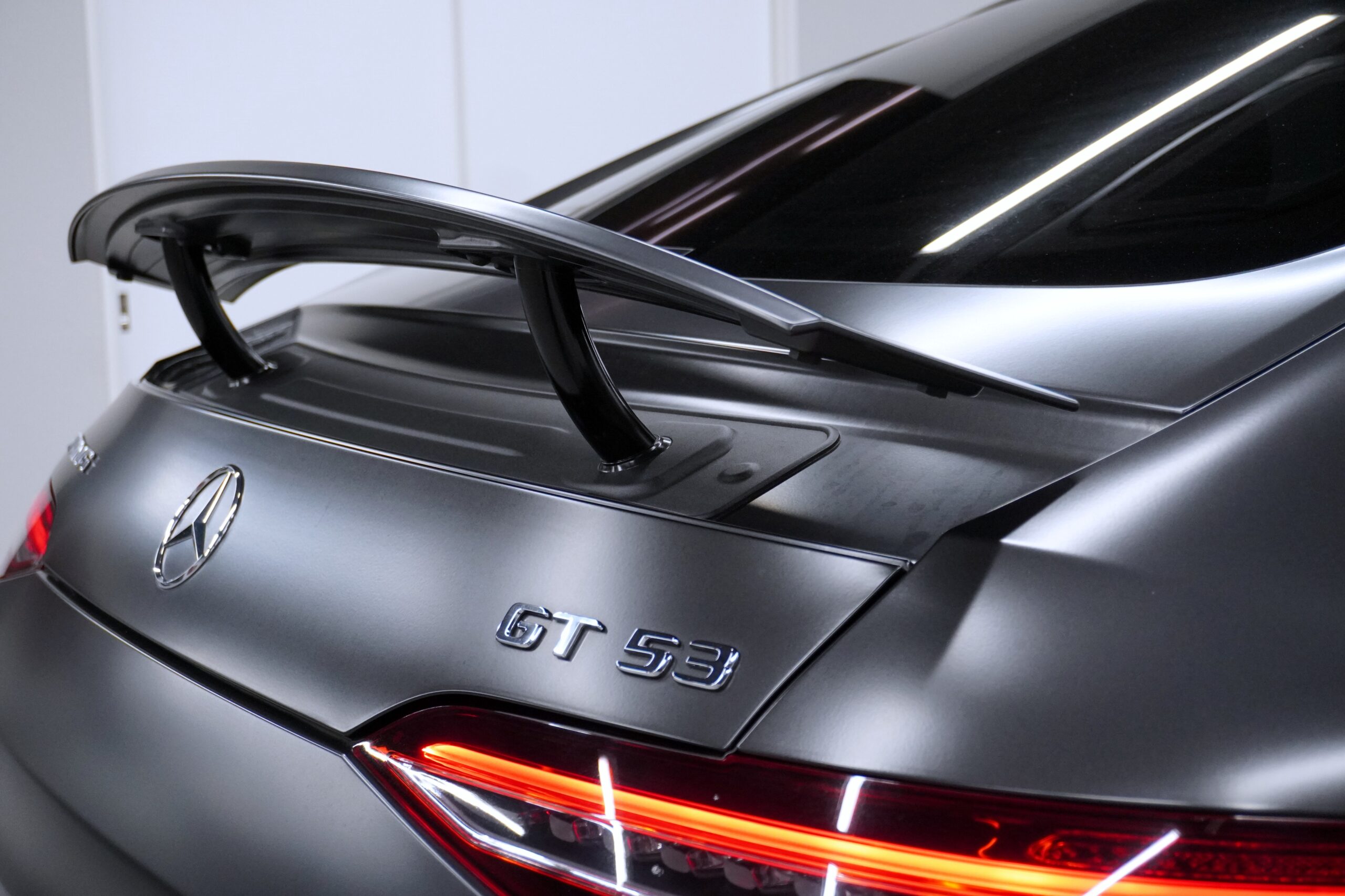 メルセデスAMG GT43 4マチック+