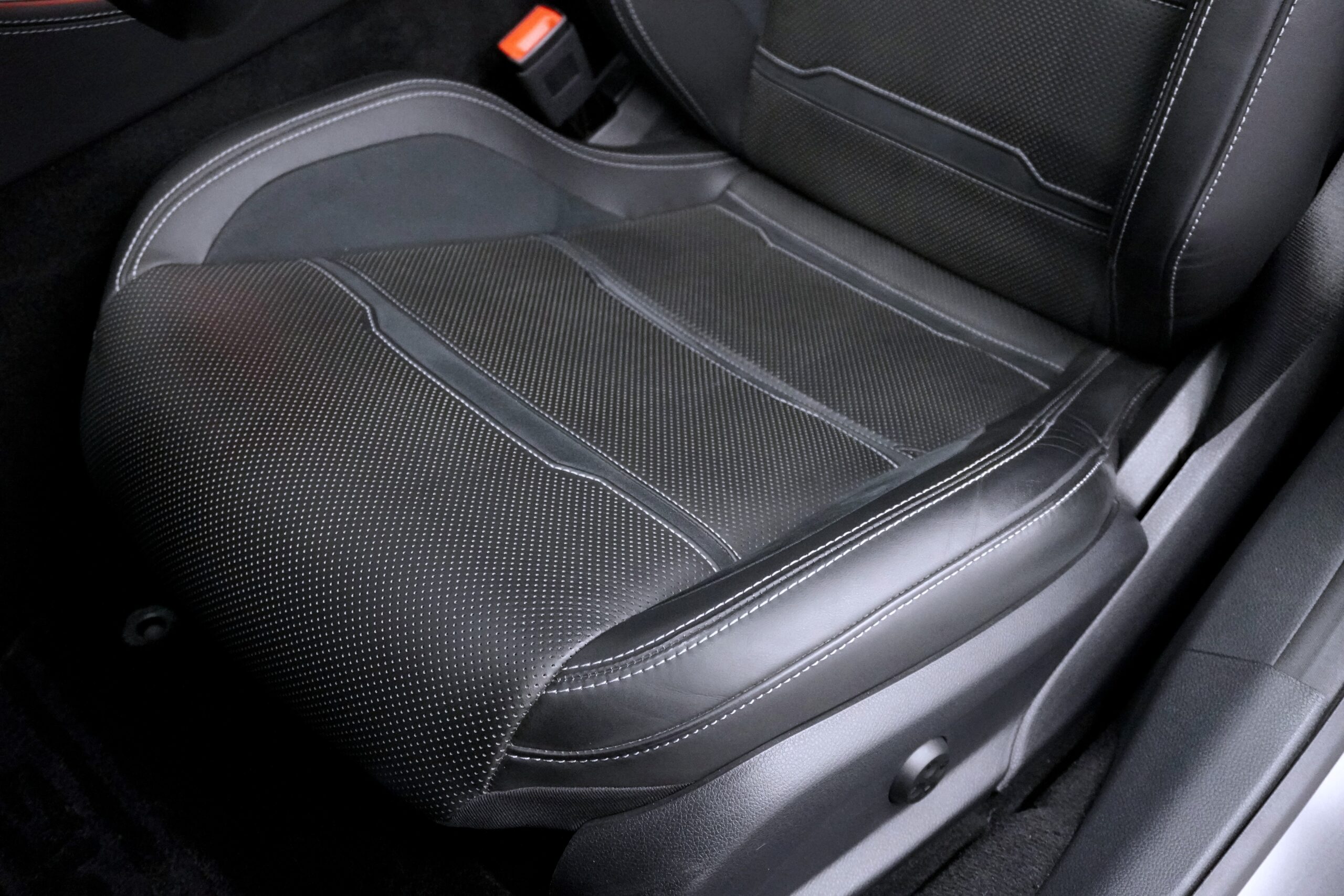 メルセデスAMG GT43 4マチック+