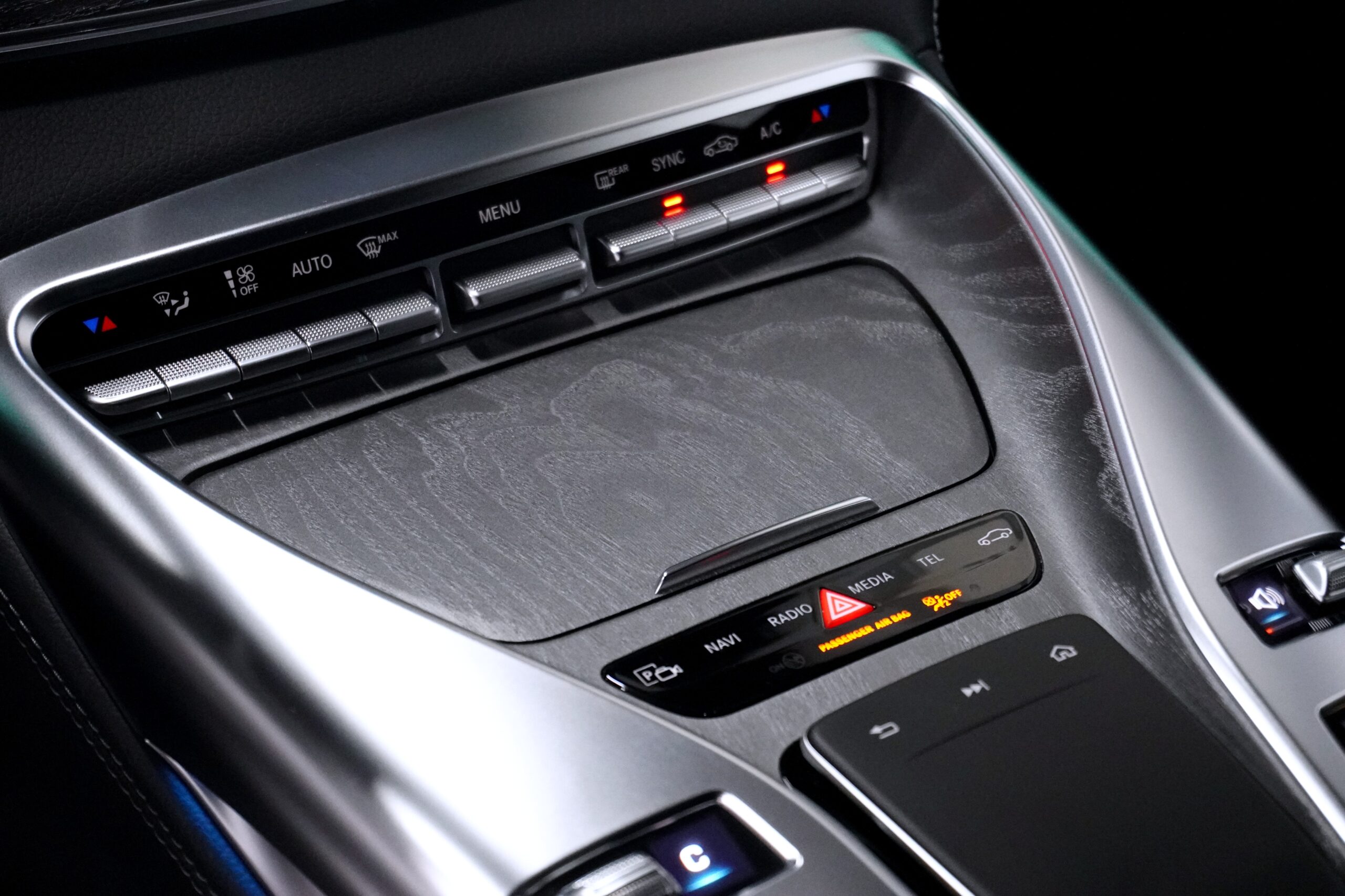 メルセデスAMG GT43 4マチック+