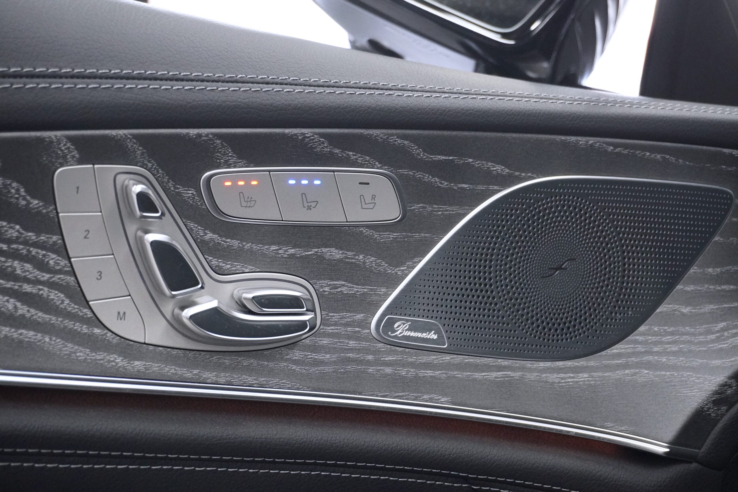 メルセデスAMG GT43 4マチック+