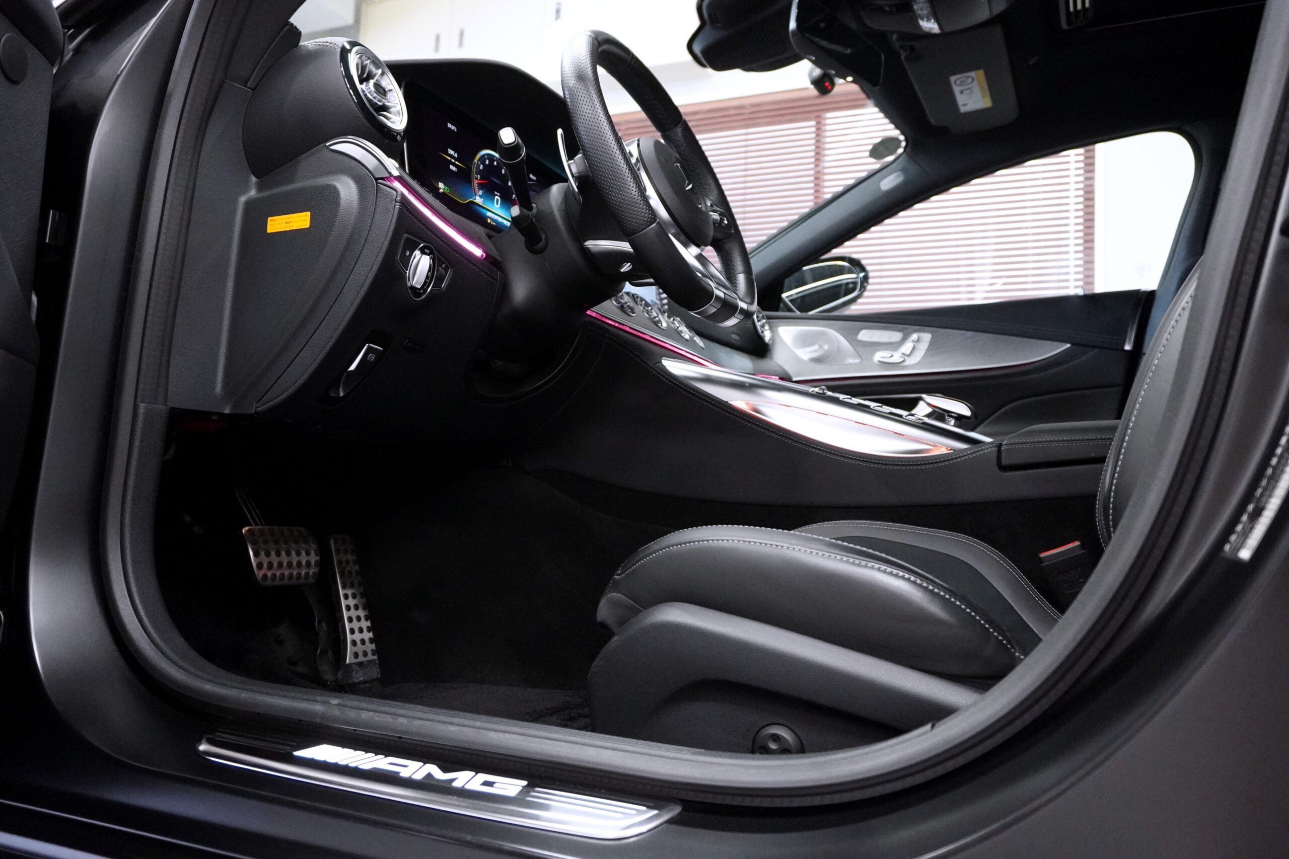 メルセデスAMG GT43 4マチック+