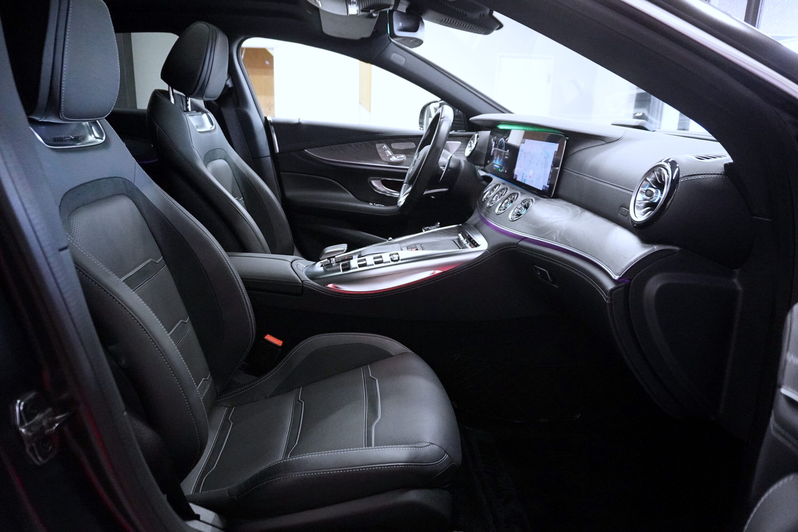 メルセデスAMG GT43 4マチック+