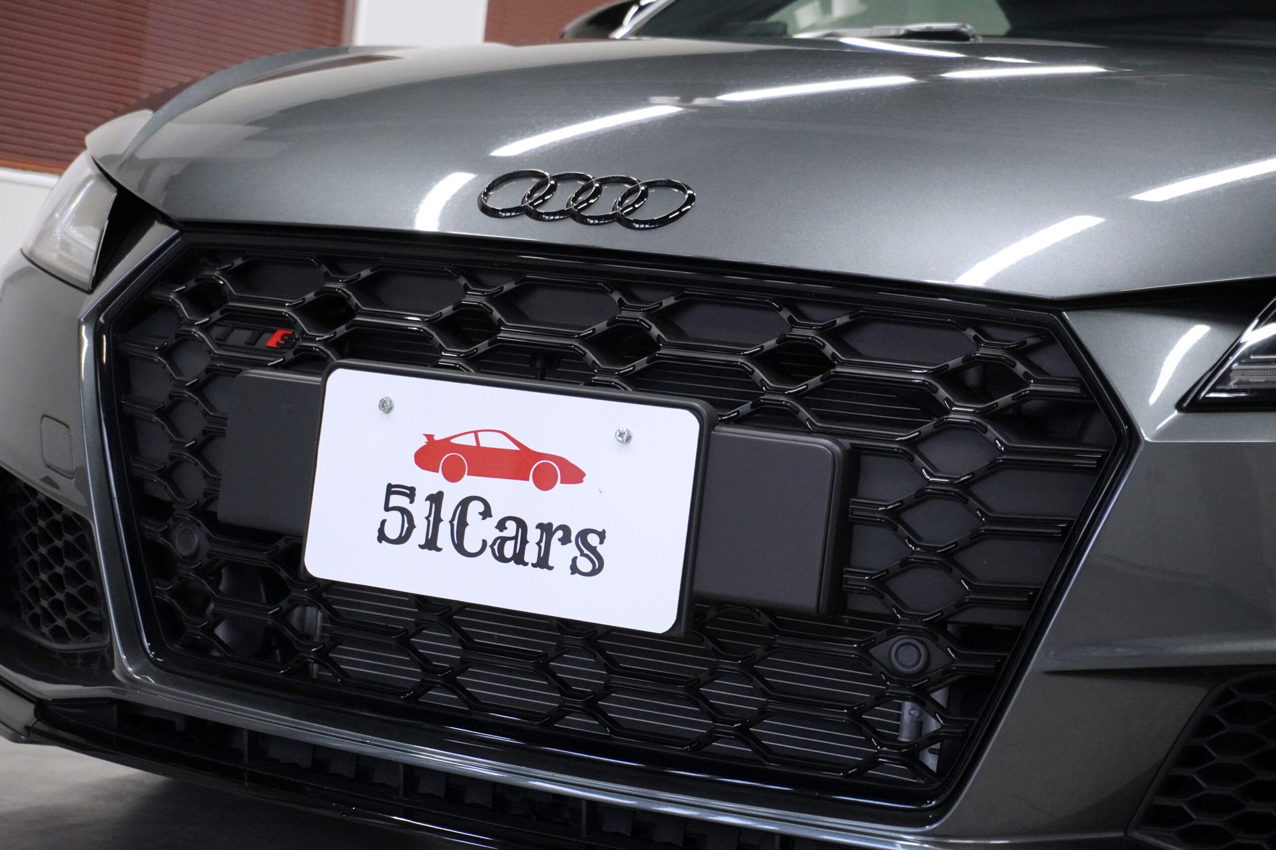 アウディ TTSクーペ ベースグレード