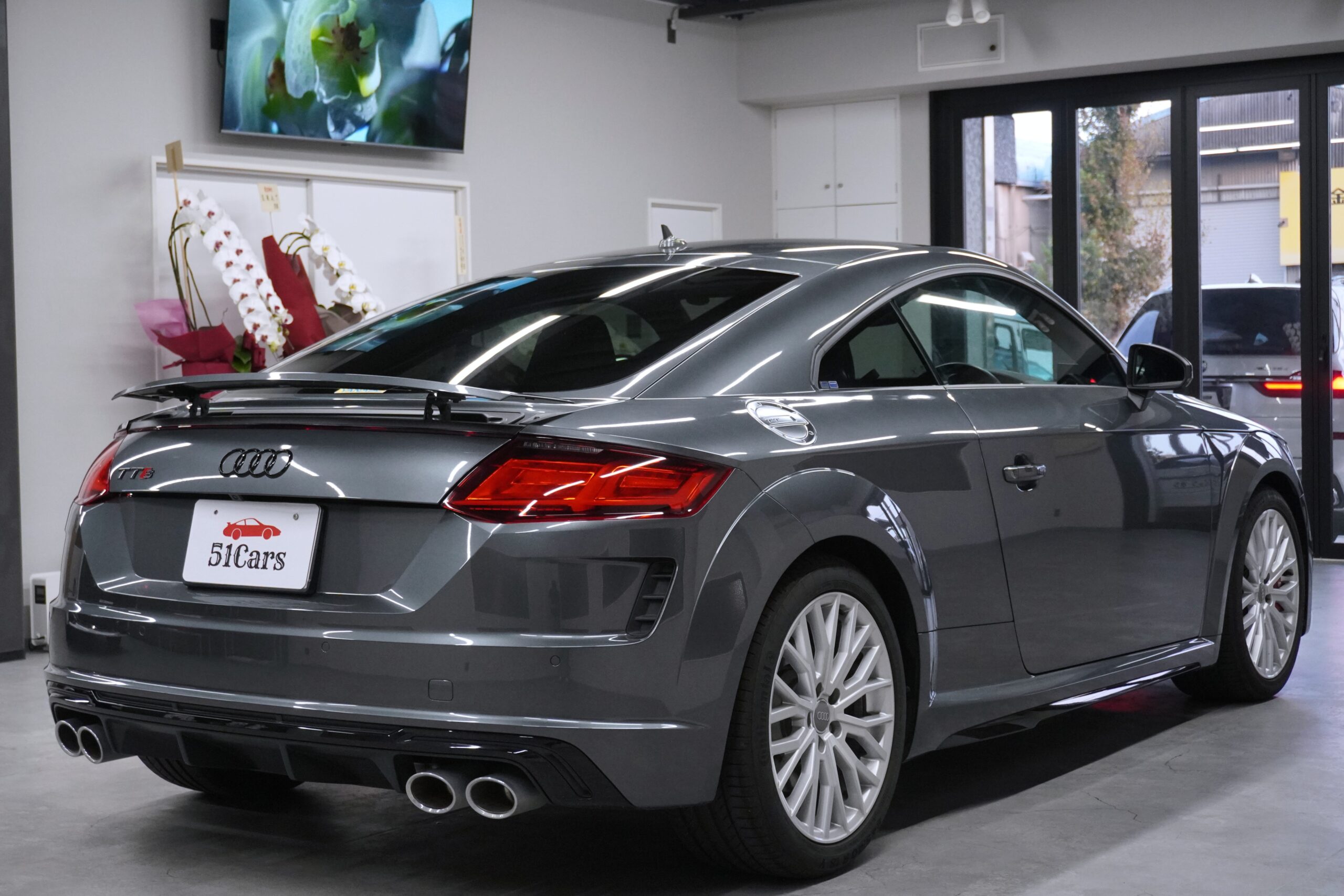 アウディ TTSクーペ ベースグレード