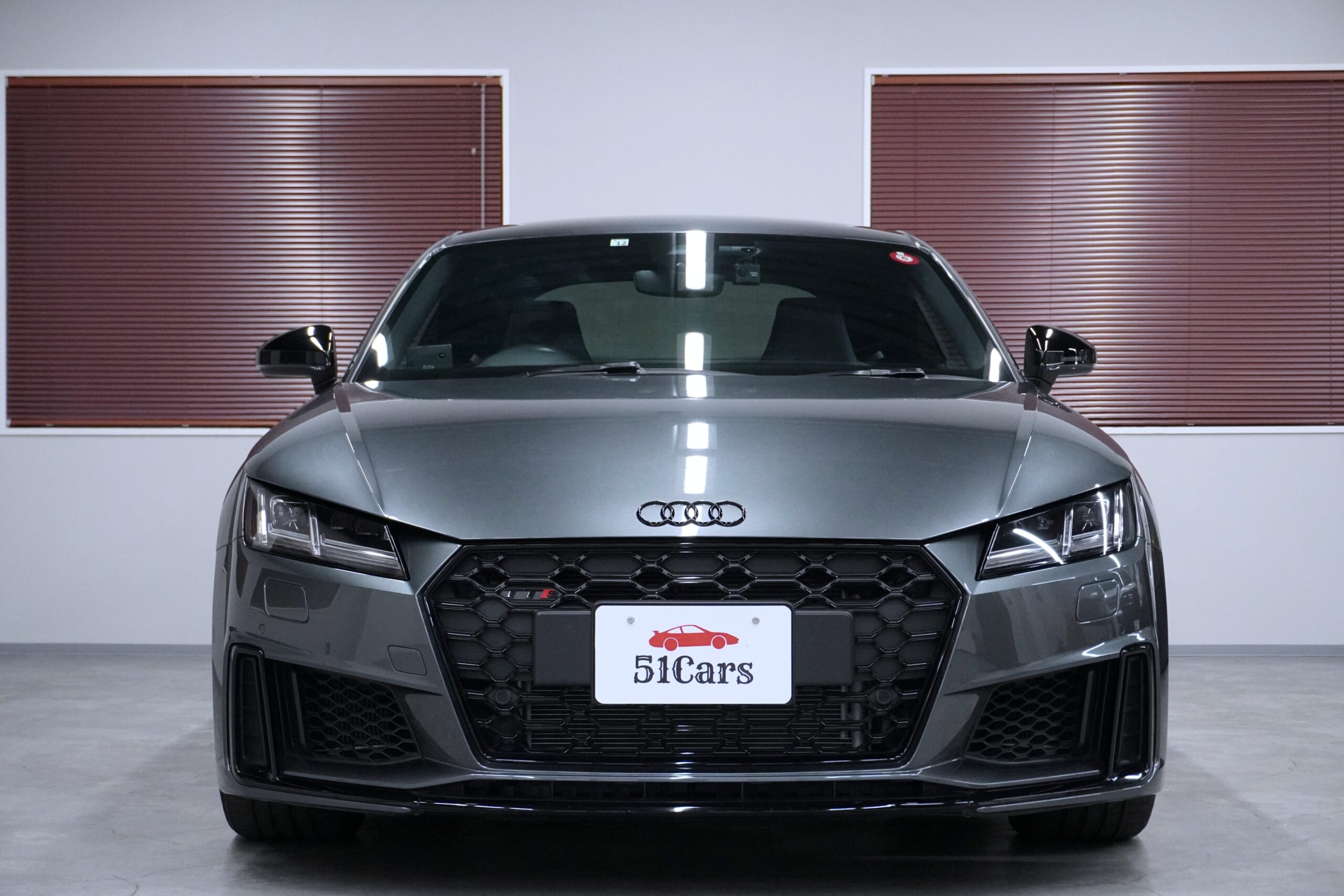 アウディ TTSクーペ ベースグレード