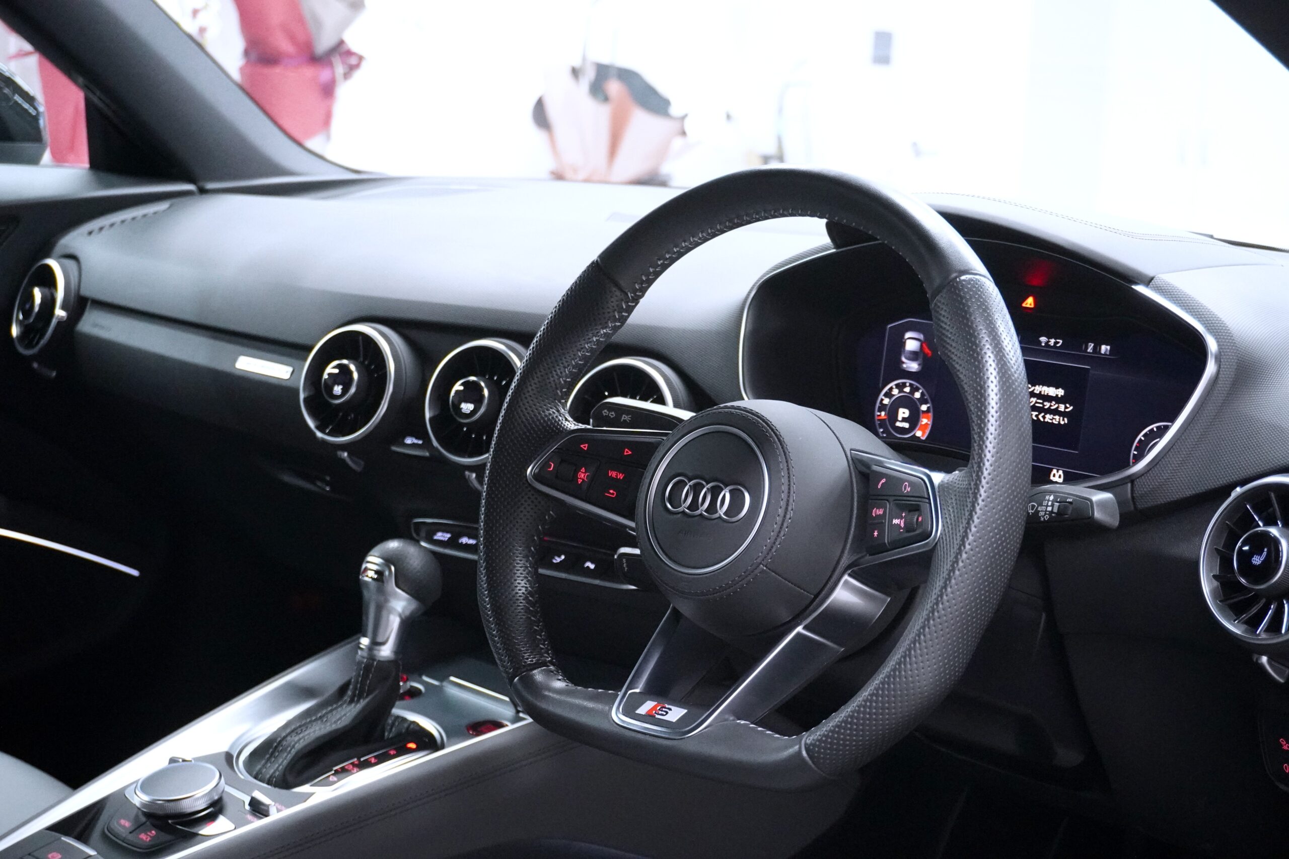 アウディ TTSクーペ ベースグレード