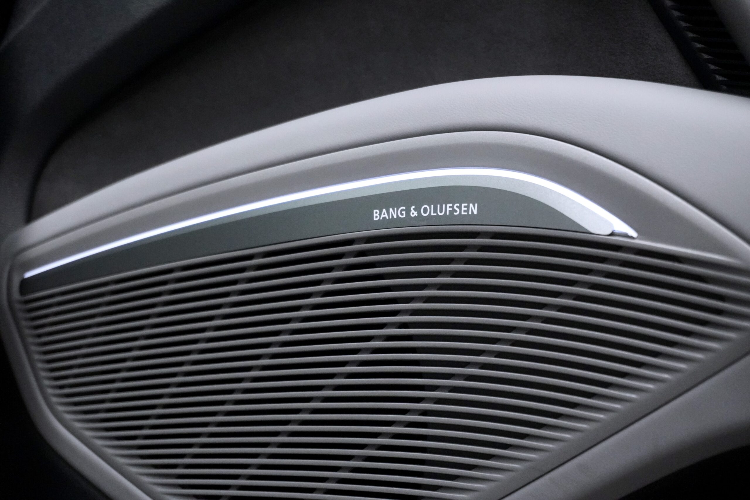 アウディ TTSクーペ ベースグレード