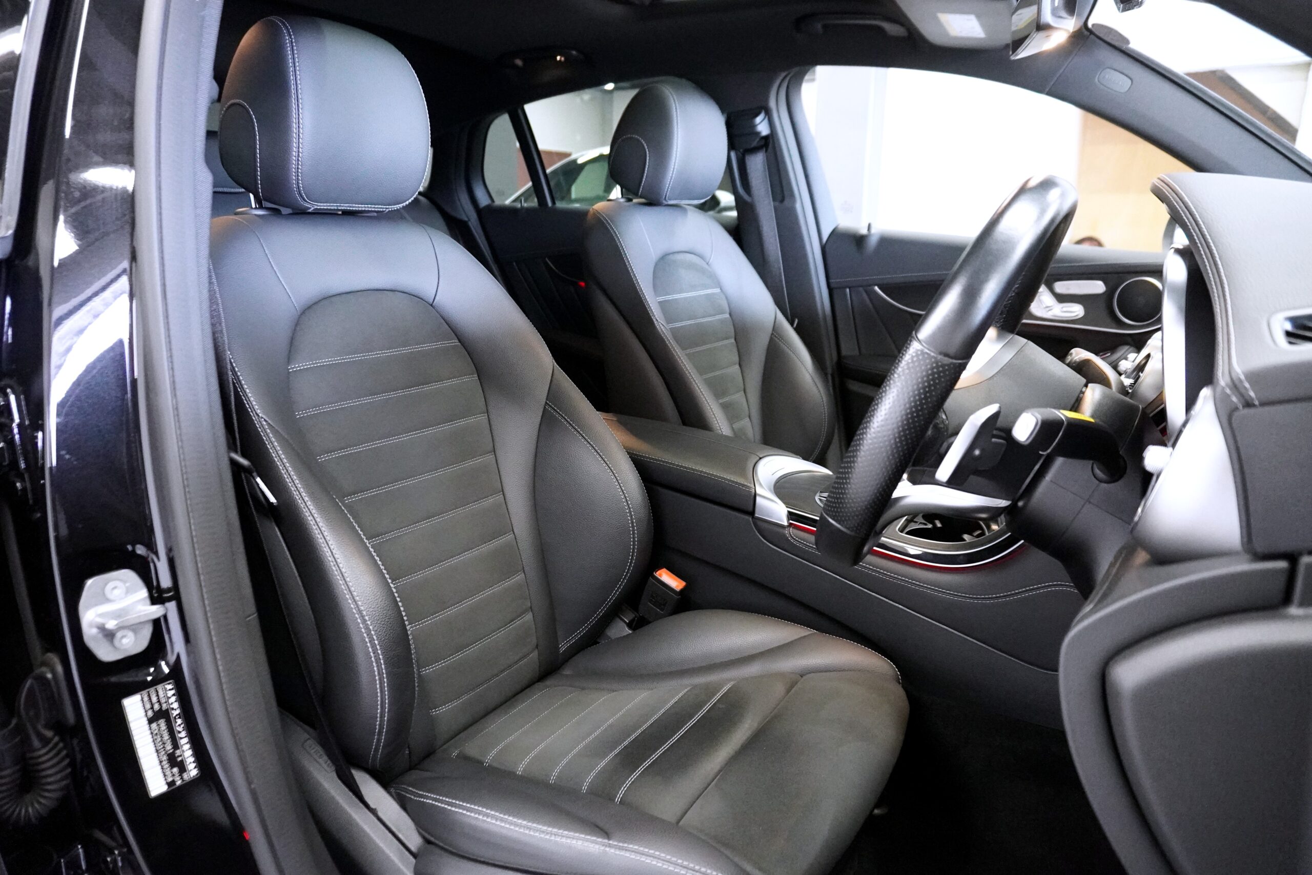 メルセデスベンツ GLC220d 4マチッククーペ AMGライン