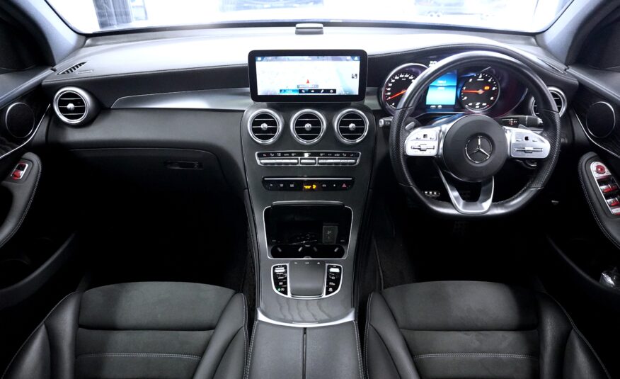 メルセデスベンツ GLC220d 4マチッククーペ AMGライン