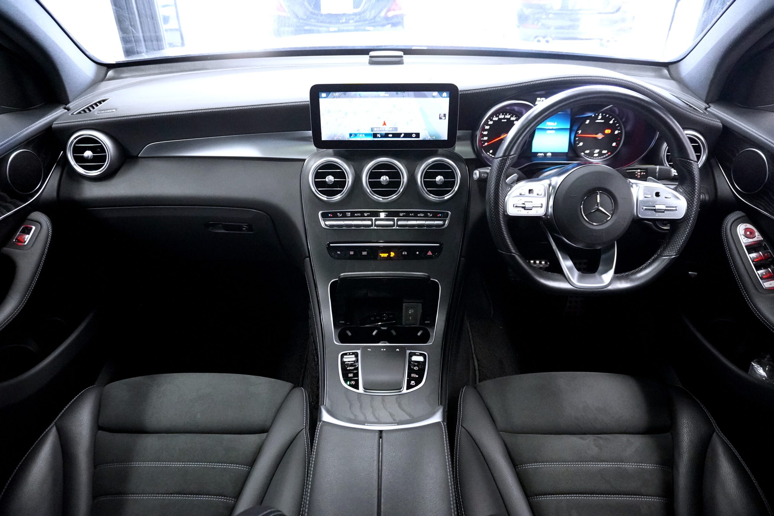 メルセデスベンツ GLC220d 4マチッククーペ AMGライン