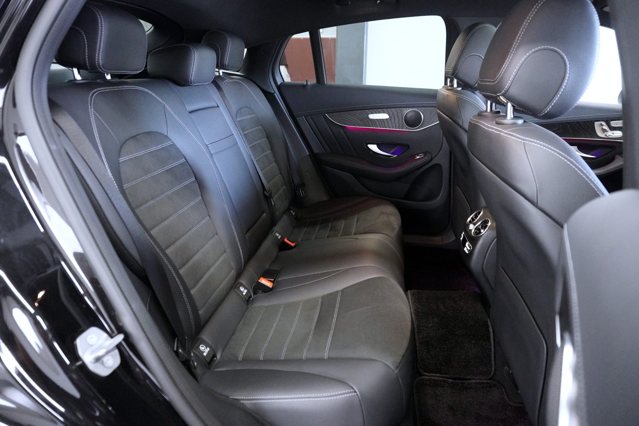 メルセデスベンツ GLC220d 4マチッククーペ AMGライン